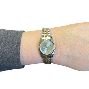 Two-Tone Womens Quartz Watch With Gold & Silver Stretch Band Classic Analog Dial